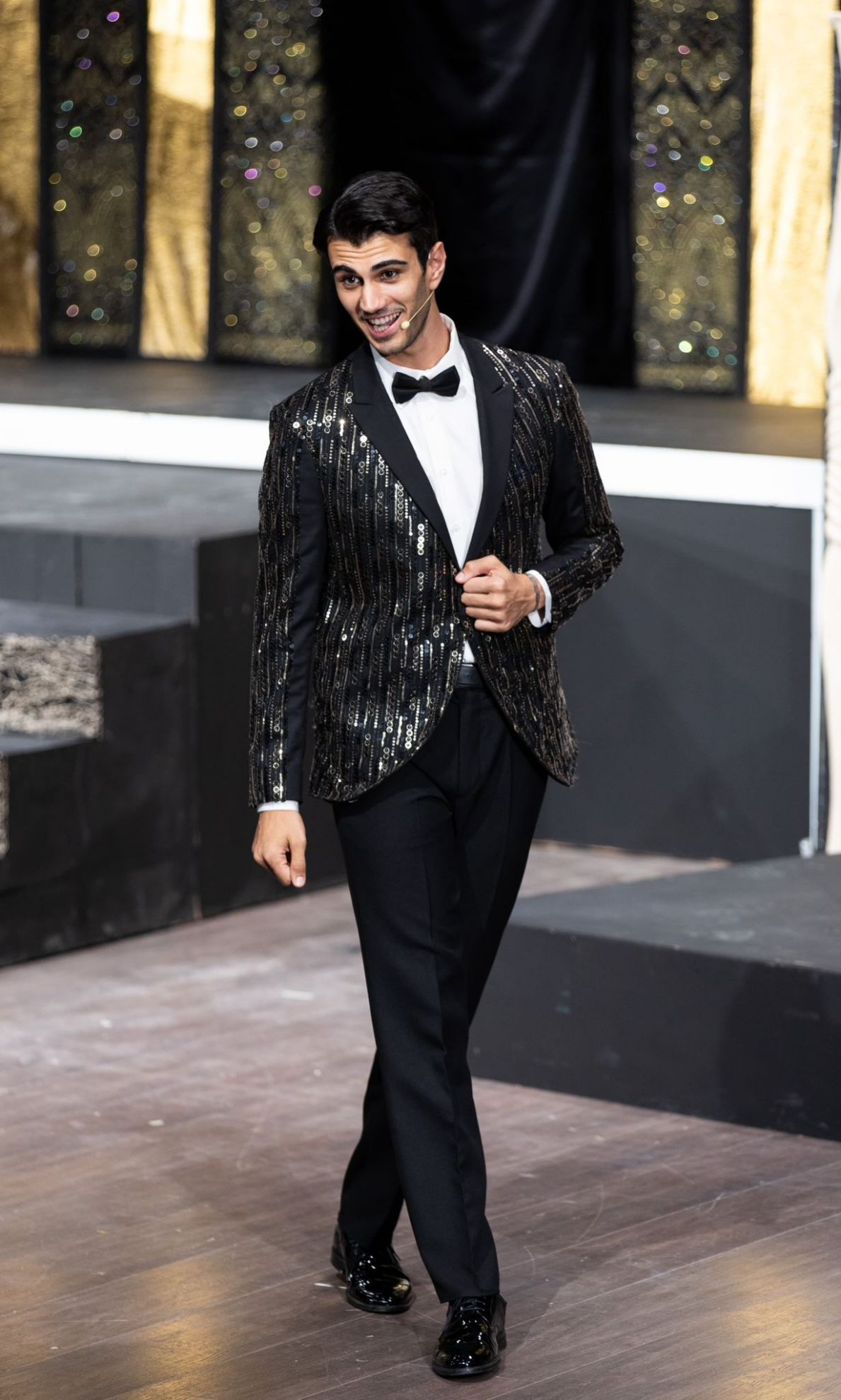 Sahne Tozu | HİSSELİ HARİKALAR KUMPANYASI için detayları göster 